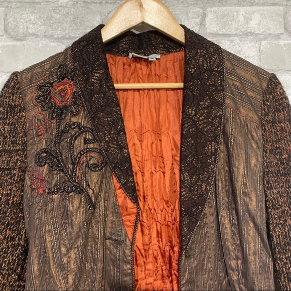 ALBERTO MAKALI. MULTI TEXTURED BLAZER. VICTORIAN INSPIRED. EMBROIDERED. SZ MED - Picture 4 of 8